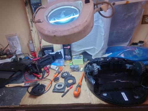 img/2024/08/irobot abierta.JPG